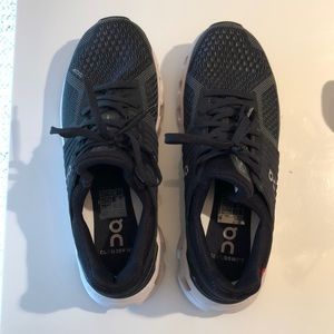 On Running Cloudswift Tennis Shoes Size W8.5